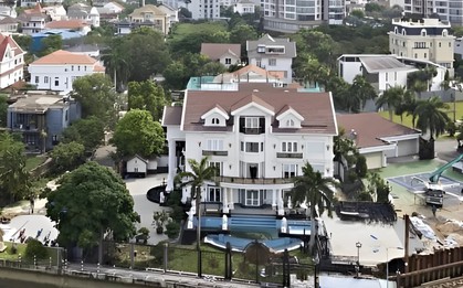 Ngắm dinh thự 2.500 m2 ven sông Sài Gòn của đại gia 8 con: Từng diễn ra đám cưới thế kỷ, lên cả truyền hình Hàn Quốc trong phóng sự về giới siêu giàu