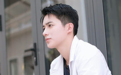 "Nam thần" Y Hà Nội gây sốt: IELTS 8.0, chọn ngành ung thư, từng muốn bỏ học