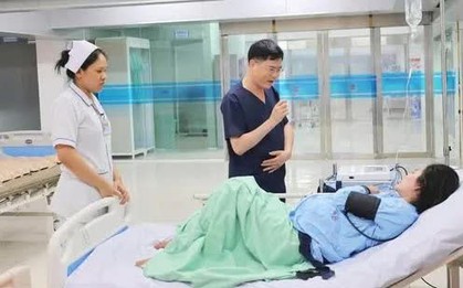 Mổ lấy thai kịp thời cho thai phụ bị rắn cắn