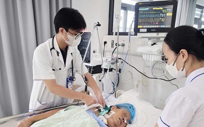 Cụ bà 71 tuổi nguy kịch sau khi bị gai hoa giấy đâm vào chân