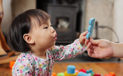 Trẻ trước 3 tuổi có thông minh hay không, chỉ cần nhìn 3 biểu hiện này là rõ