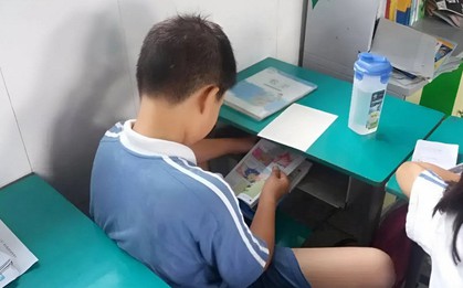 Nhiều đứa trẻ rất kỳ lạ: Ở nhà thì ngoan không ai bằng, đến lớp lại hư, nổi loạn, nguyên nhân khiến bố mẹ không ngờ!
