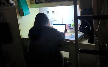Một phòng KTX có người ngủ 10 giờ tối, người khác học đến 2 giờ sáng: "Ai mới là người phải thay đổi?"
