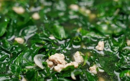Loại rau quen thuộc giàu vitamin C hơn cả cam, ở chợ Việt vừa nhiều vừa rẻ