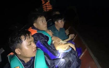 Vượt sông trong đêm mưa lũ đưa học sinh lớp 5 lên cơn co giật đi cấp cứu