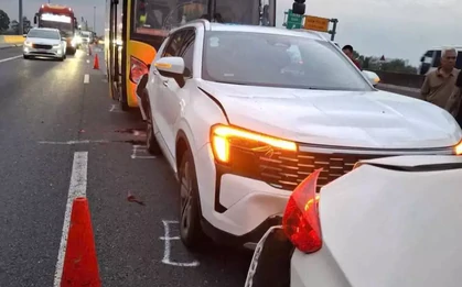 5 xe ô tô đâm liên hoàn vì lỗi không giữ khoảng cách an toàn trên cao tốc