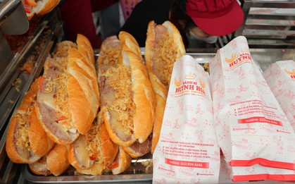 Vì sao ổ bánh mì, tô hủ tiếu, đĩa cơm tấm có giá 100.000 đồng ở TP.HCM?
