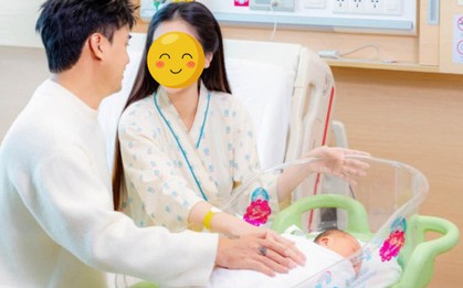 Cặp đôi ca sĩ Vbiz - hot girl kém 17 tuổi vừa đón nhóc tỳ tại bệnh viện quốc tế vào hôm nay!