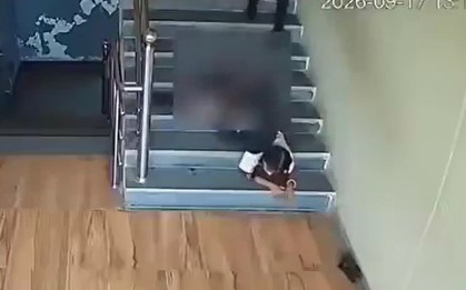 Bé gái 9 tuổi tử vong sau cú ngã cầu thang ở trường học