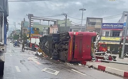 Lật xe khách giường nằm tại Gia Lai, nhiều người bị thương