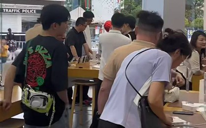 Một hiện tượng phổ biến sau kỳ tuyển sinh đại học đang khiến nhiều phụ huynh phiền lòng: Cha mẹ tỉnh táo lên, đừng rơi vào "bẫy" này nữa!