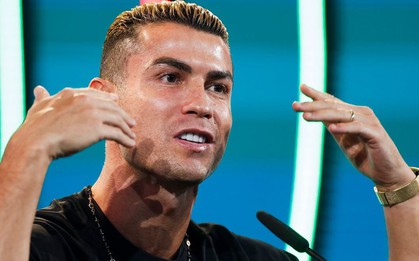 Ronaldo, 41 tuổi ở ĐT Bồ Đào Nha: "Tôi sẵn sàng ngồi ghế dự bị"