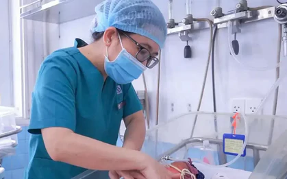 Điều trị thành công bé sinh non mắc bệnh vảy cá bẩm sinh cực hiếm gặp