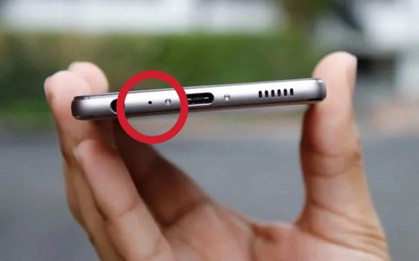 90% người dùng điện thoại không biết công dụng của chiếc lỗ nhỏ cạnh cổng sạc