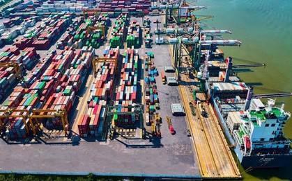 Lạ kỳ cảng biển có trị giá 11.000 tỷ đồng tại Hải Phòng: Cứ cuối quý lại tăng dựng đứng, vốn hoá gấp đôi công ty mẹ