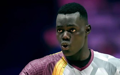 VĐV bóng chuyền 13 tuổi cao tới 2,1 m gây sốt ở ASIAD 2026