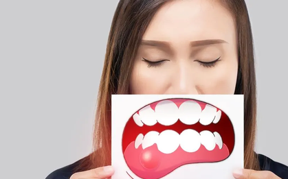 Uống cola khi đeo niềng răng trong suốt có được không? Bác sĩ: Cái giá phải trả quá cao! 3 lời khuyên để an toàn cho răng khi ăn tiệc