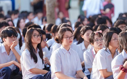 Nhiều phụ huynh gửi email đến Thông tin Chính phủ phản ánh các khoản thu đầu năm học, chuyện cứ đến hẹn lại nóng