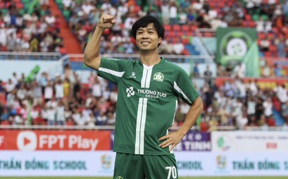 Công Phượng đang làm gì?