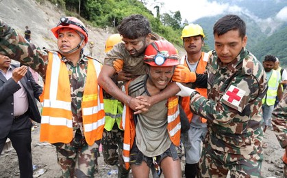 Công nhân Nepal kể hành trình sống sót kỳ diệu sau 9 ngày trong đường hầm