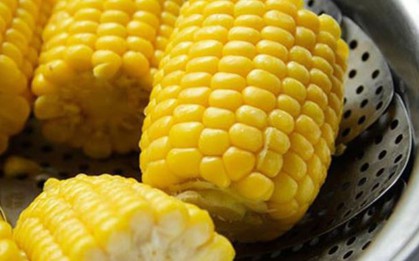 Ăn ngô mỗi ngày suốt 6 tháng, người phụ nữ 60 tuổi bất ngờ khi đi khám