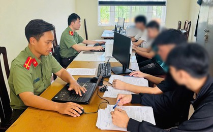 Công an điều tra 9 chủ tài khoản ngân hàng