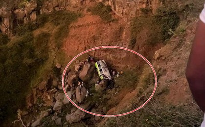 Xe buýt chở học sinh lao xuống vách đá, 25 người thiệt mạng: Hé lộ hành trình ngay trước thảm kịch xảy ra