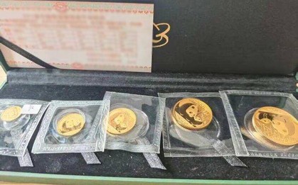 Bán vàng được 471 triệu đồng, nghiên cứu sinh vừa nhận tiền thì tất cả tài khoản ngân hàng bị đóng băng