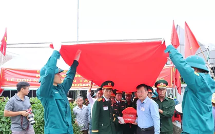 Người vợ 72 tuổi đón chồng liệt sĩ “trở về” sau gần nửa thế kỷ chờ đợi