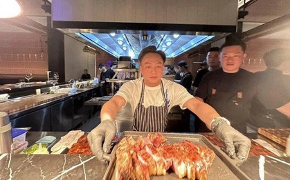 Trước khi bán phở sườn bò, doanh nhân Cường Đô La thành công rực rỡ khi bán từ vịt quay Bắc Kinh, bánh bao Thượng Hải đến bít tết bò ủ khô đặc biệt 100 ngày