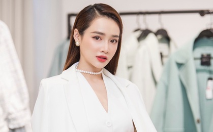 Nhã Phương xuất hiện ở Hải Phòng, trời lạnh vẫn mặc item mong manh nhưng "xinh xỉu"