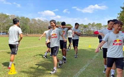 Chỉ còn 1 ngày nữa! Các chân sút trẻ đã sẵn sàng bật nội lực cháy đam mê?