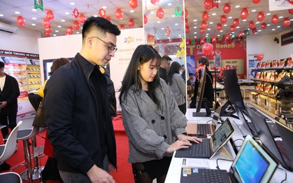 FPT Shop giảm thêm 10% cho hàng loạt laptop, tốc độ tăng trưởng hàng đầu thị trường