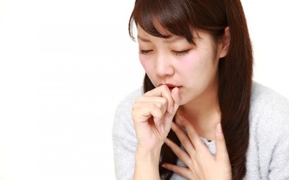 Bỏ túi cách làm giảm cơn đau họng nhanh tức thời cho hội nhạy cảm với thời tiết