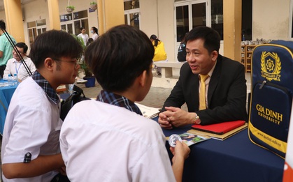 "Đổ xô" đi học kinh doanh, công nghệ, chọn trường như thế nào?