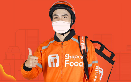 Cảm phục nỗ lực mưu sinh của những shipper “bám trụ mặt đường” giữa mùa dịch COVID-19