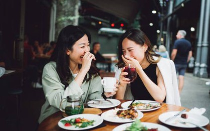 Thử thách đi tìm chân dung Quý cô quà chiều từ nhà ra phố!