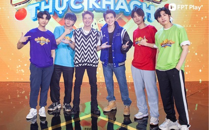 UNI5 đi chơi gameshow vẫn tranh thủ ‘khoe giọng’ với bản hit Hãy Khóc Trên Vai Anh