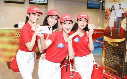 Hoa hậu Mai Phương rạng rỡ trên chuyến bay Vietjet