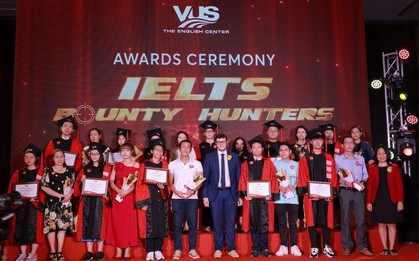 VUS vinh danh 38 cao thủ IELTS trong sự kiện mô phỏng chuyến bay đến tương lai