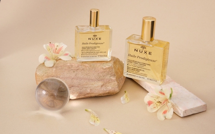 Dầu dưỡng Huile Prodigieuse: Huyền thoại làm đẹp nước Pháp giúp phái đẹp tỏa sáng mùa lễ hội