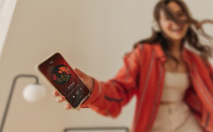 Zing MP3 cập nhật mới: Giao diện tối giản, chuyển nhạc mượt mà