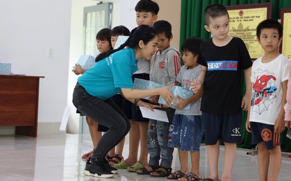 Cơm Niêu Sài Gòn chung tay tiếp sức em đến trường