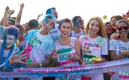 Giới trẻ Đà Nẵng lùng sục tấm vé cuối cùng của đường chạy Color Me Run