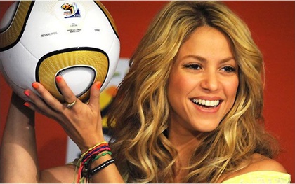Shakira vui vẻ ăn mừng chiến thắng của Colombia