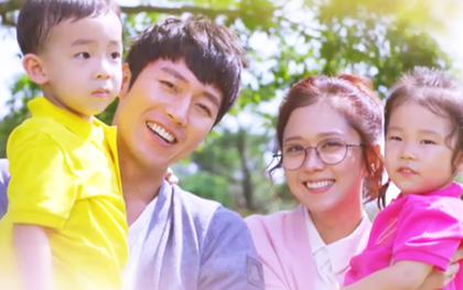 Mi Young (Jang Nara) cùng chồng hạnh phúc với cặp sinh đôi kháu khỉnh