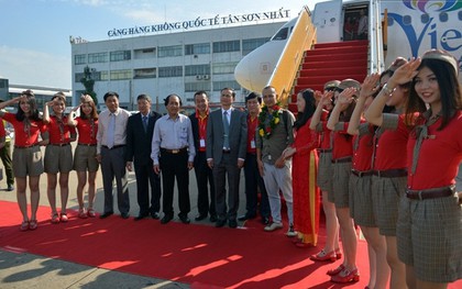 Cảng HKQT Tân Sơn Nhất đón hành khách thứ 25 triệu trong năm 2015