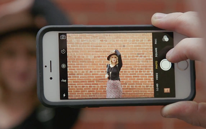 Instagram Husband - Những anh xã hành nghề "phó nháy" cho vợ sống ảo