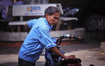Câu chuyện về bác bảo vệ già trường THPT Việt Đức khiến nhiều người cảm động