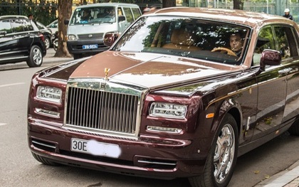 Rolls-Royce Phantom Lửa Thiêng 51 tỷ xuất hiện trên đường phố Hà Nội